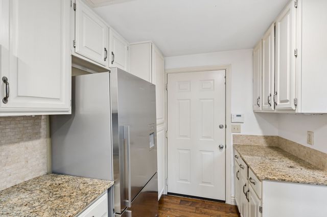 5950 Lindenshire Lane 302, Dallas, TX 75230