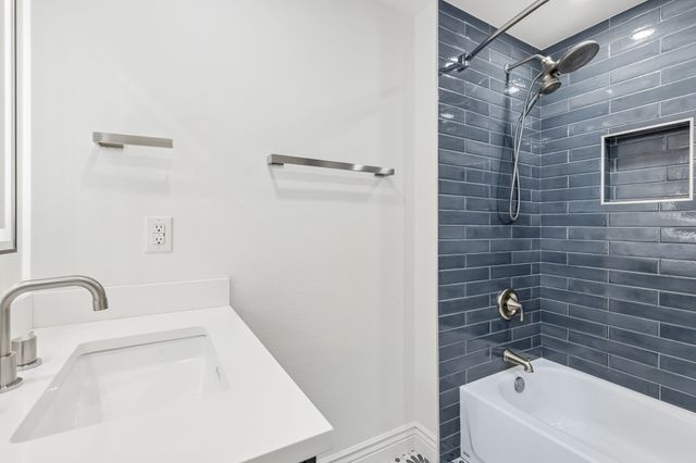5950 Lindenshire Lane 302, Dallas, TX 75230