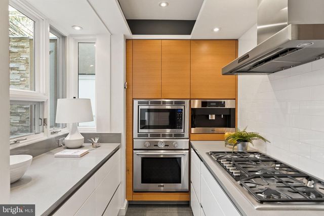 2123 CYPRESS ST, Philadelphia, PA 19103