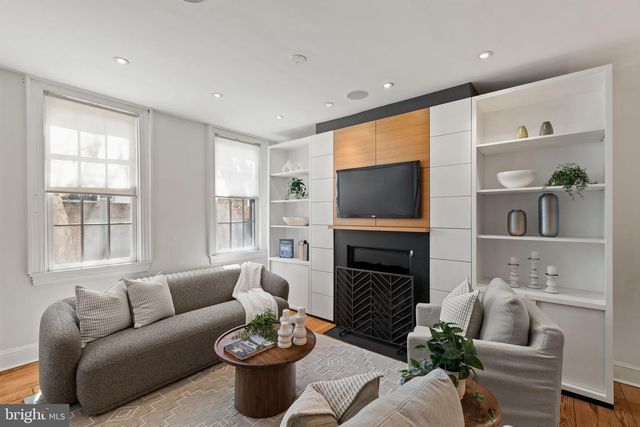 2123 CYPRESS ST, Philadelphia, PA 19103