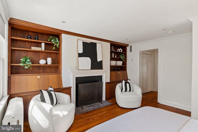 2123 CYPRESS ST, Philadelphia, PA 19103