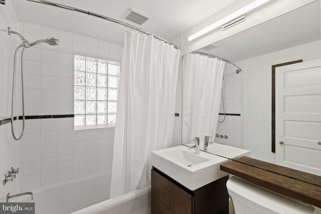 2123 CYPRESS ST, Philadelphia, PA 19103