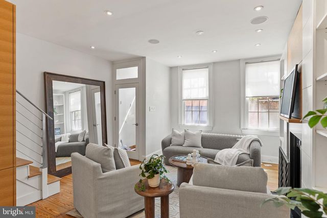 2123 CYPRESS ST, Philadelphia, PA 19103