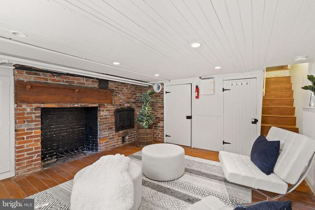 2123 CYPRESS ST, Philadelphia, PA 19103