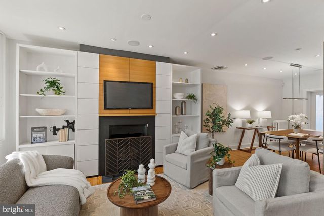 2123 CYPRESS ST, Philadelphia, PA 19103