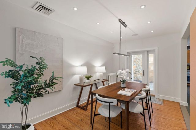 2123 CYPRESS ST, Philadelphia, PA 19103