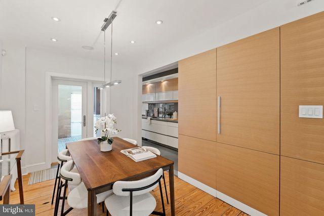 2123 CYPRESS ST, Philadelphia, PA 19103