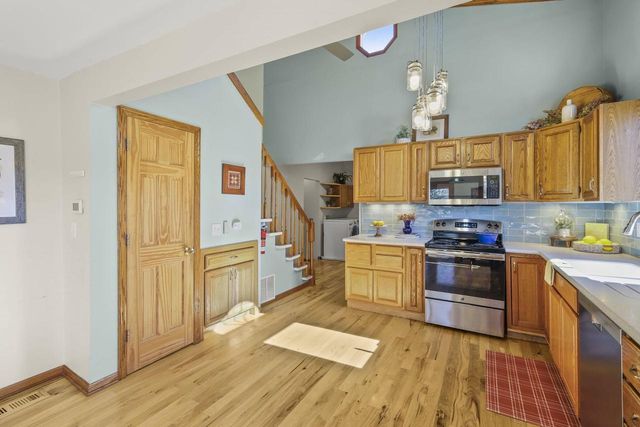 4432 Old Stage Road, Brooklyn, WI 53521