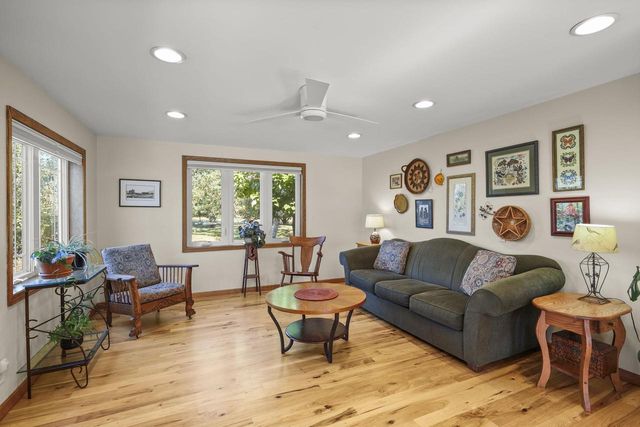 4432 Old Stage Road, Brooklyn, WI 53521