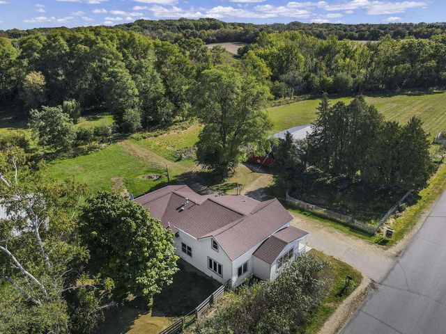 4432 Old Stage Road, Brooklyn, WI 53521