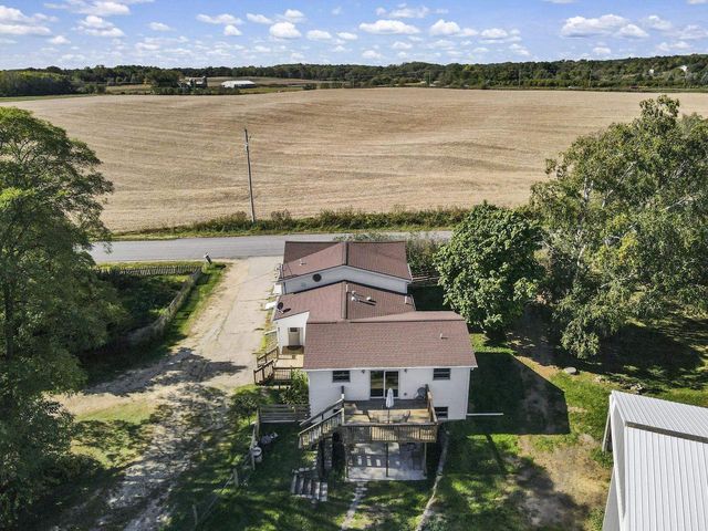 4432 Old Stage Road, Brooklyn, WI 53521