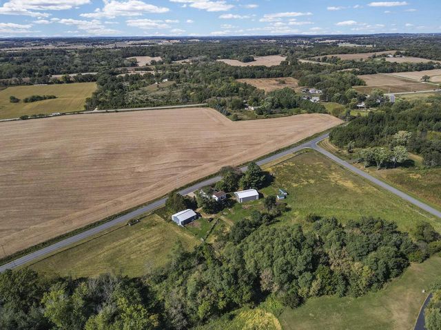 4432 Old Stage Road, Brooklyn, WI 53521