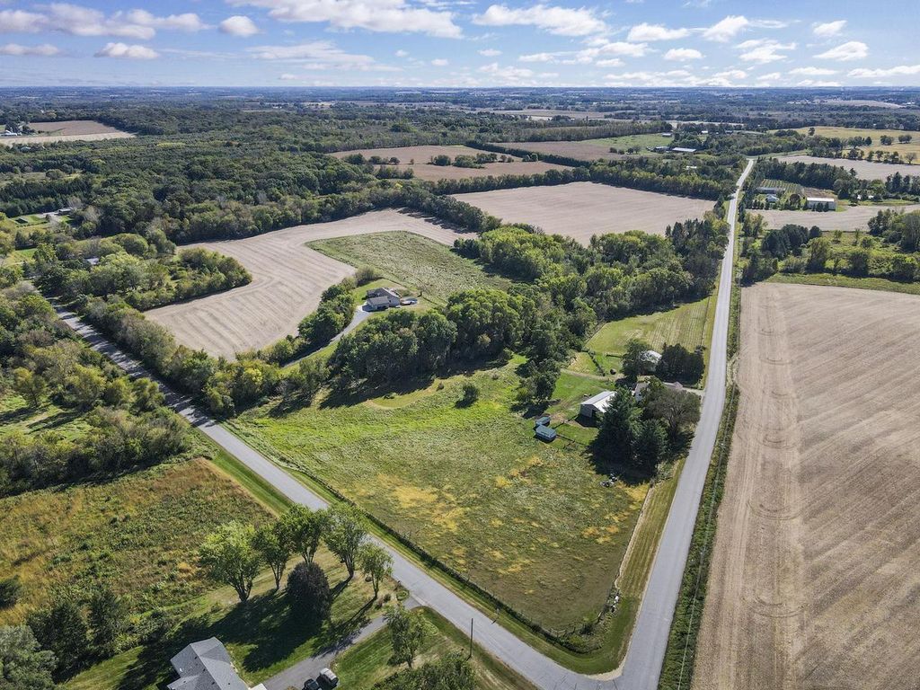 4432 Old Stage Road, Brooklyn, WI 53521