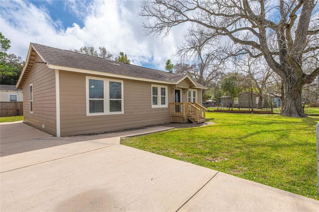 805 Chestnut Street, La Marque, TX 77568