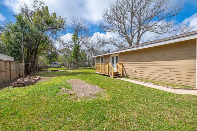 805 Chestnut Street, La Marque, TX 77568