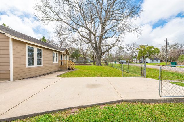 805 Chestnut Street, La Marque, TX 77568