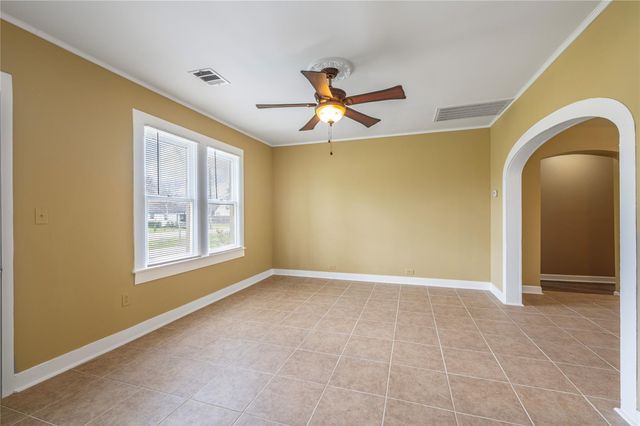 805 Chestnut Street, La Marque, TX 77568