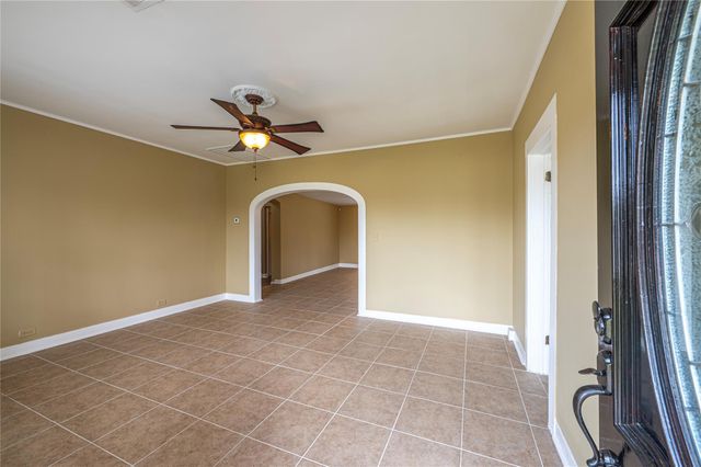 805 Chestnut Street, La Marque, TX 77568