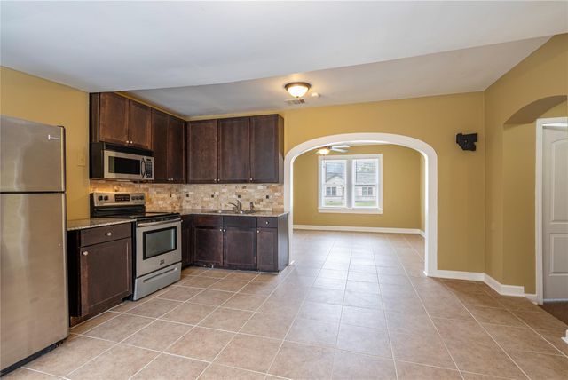 805 Chestnut Street, La Marque, TX 77568