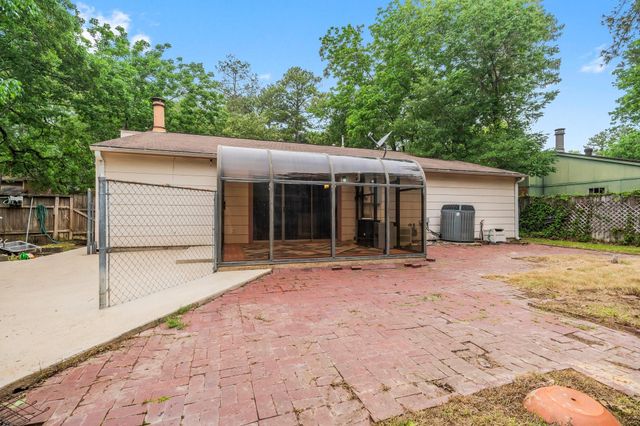 6 Raven Ridge Lane, Spring, TX 77380