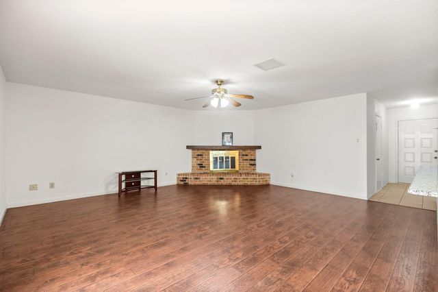 6 Raven Ridge Lane, Spring, TX 77380