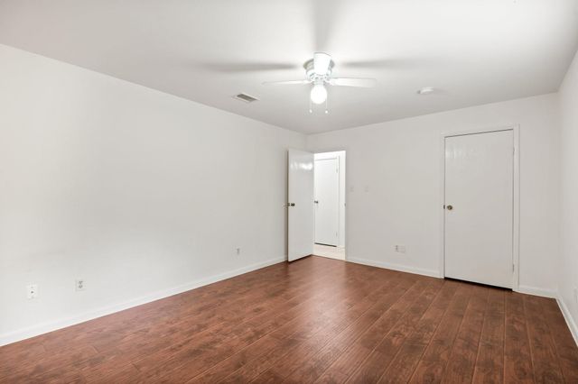 6 Raven Ridge Lane, Spring, TX 77380