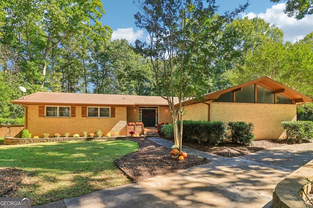 16 Perthshire Drive, Peachtree City, GA 30269 — exterior