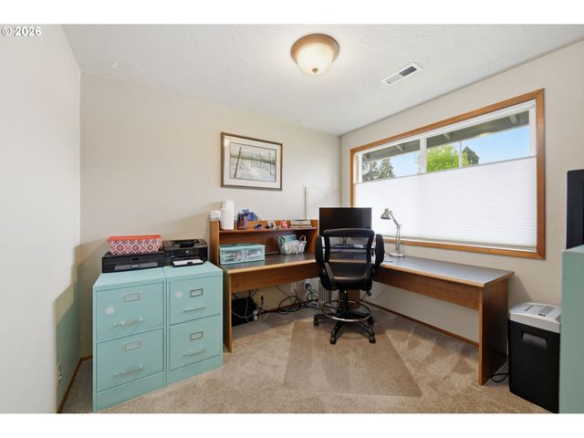 430 S 37TH Pl, Springfield, OR 97478