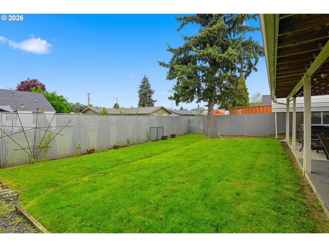 430 S 37TH Pl, Springfield, OR 97478