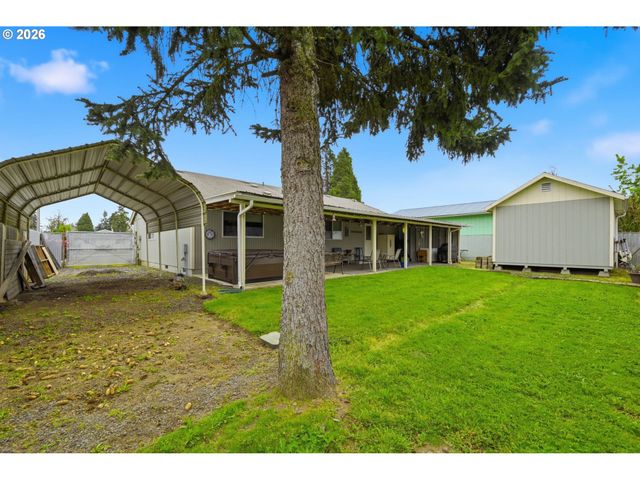 430 S 37TH Pl, Springfield, OR 97478