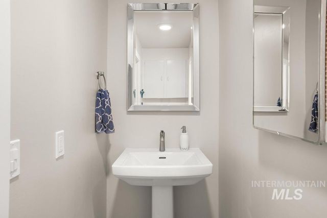 7308 W Maxwell Dr, Boise, ID 83704