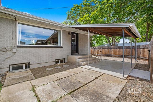 7308 W Maxwell Dr, Boise, ID 83704