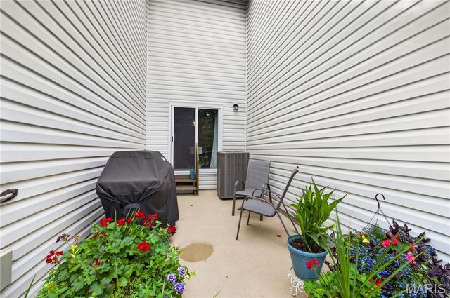 409 Parkview Place Drive, Ellisville, MO 63021
