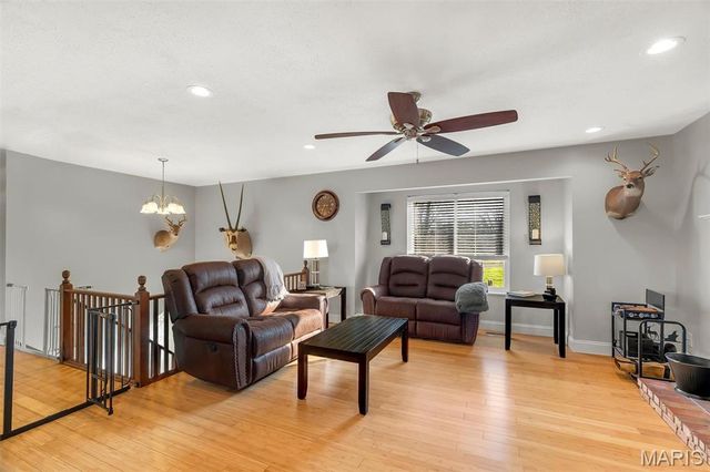 5051 Lancelot Lane, High Ridge, MO 63049