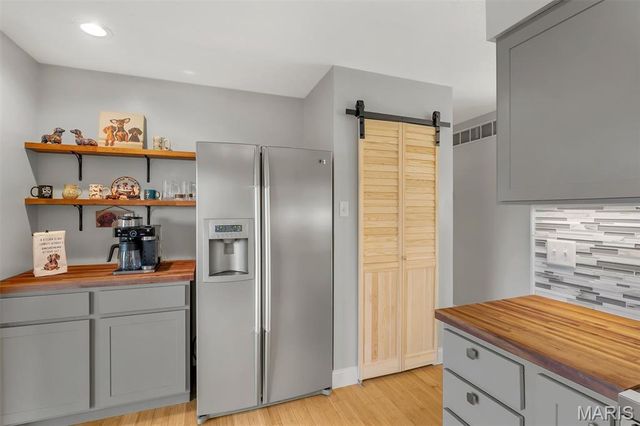 5051 Lancelot Lane, High Ridge, MO 63049