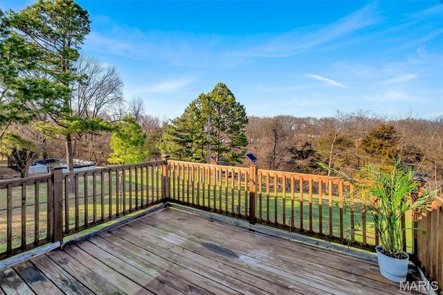 5051 Lancelot Lane, High Ridge, MO 63049