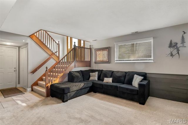 5051 Lancelot Lane, High Ridge, MO 63049