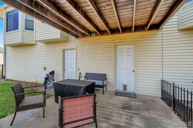 5051 Lancelot Lane, High Ridge, MO 63049