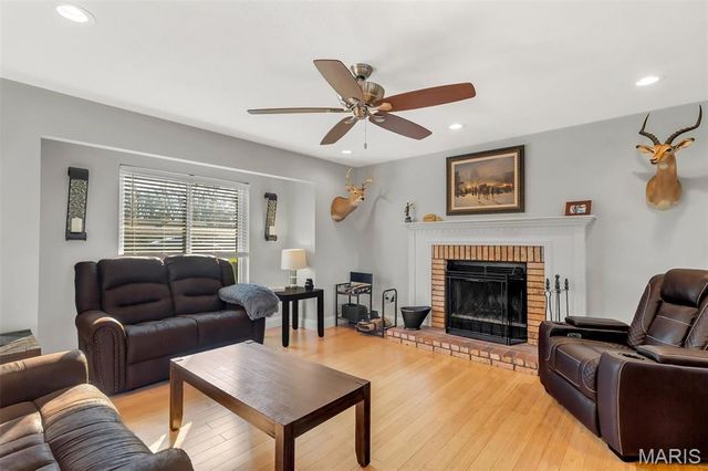 5051 Lancelot Lane, High Ridge, MO 63049