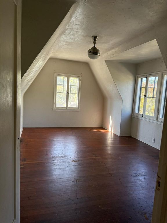 Image 10 of property listing at 2240 N Van Ness Boulevard, Fresno, CA 93704