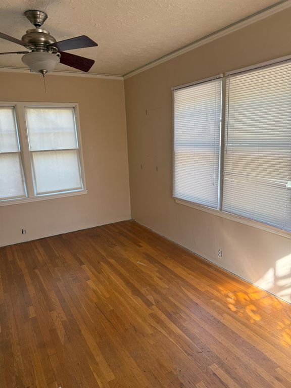 Image 11 of property listing at 2240 N Van Ness Boulevard, Fresno, CA 93704