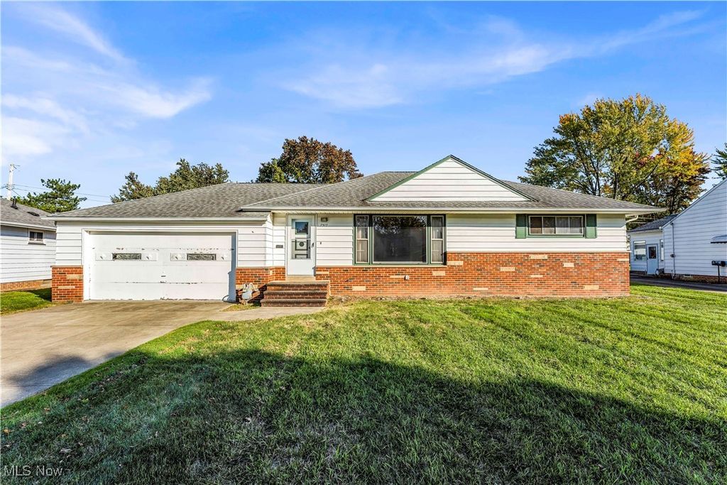 7517 Zona Lane, Parma, OH 44130