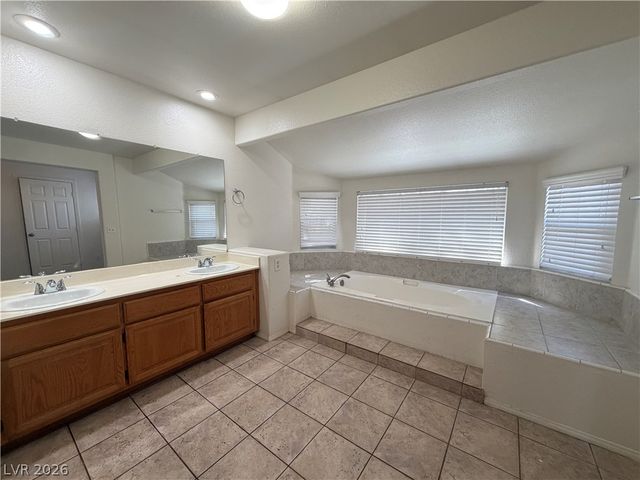 8245 Ocean Terrace Way, Las Vegas, NV 89128