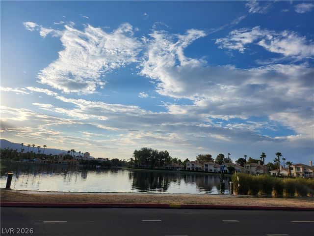 8245 Ocean Terrace Way, Las Vegas, NV 89128
