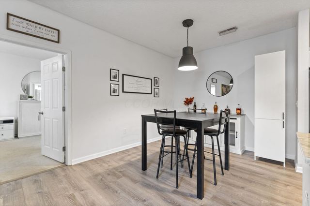 6170 Harbour Pointe, 101, Columbus, OH 43231