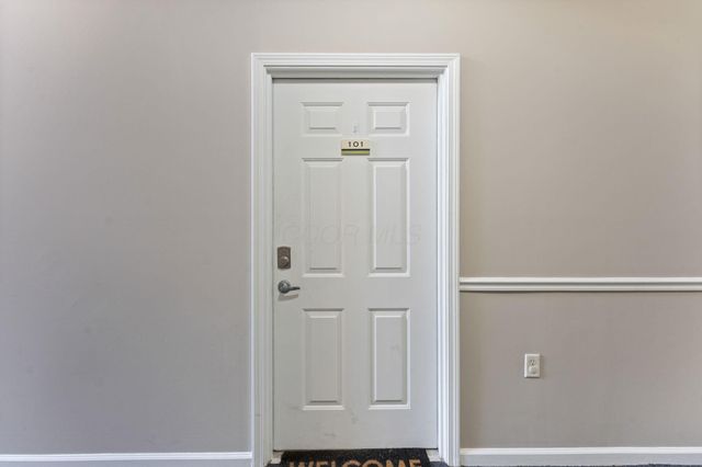 6170 Harbour Pointe, 101, Columbus, OH 43231