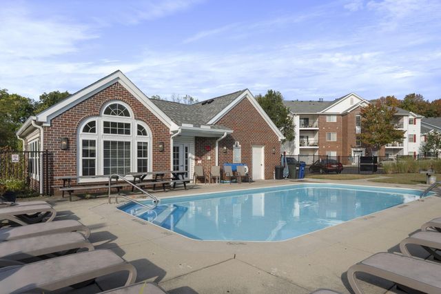 6170 Harbour Pointe, 101, Columbus, OH 43231