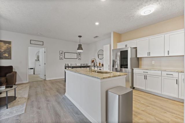 6170 Harbour Pointe, 101, Columbus, OH 43231