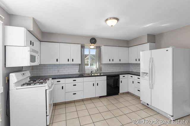 5817 Country View Drive 5815, Allendale Twp, MI 49401