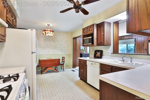 14628 Yale Street, Livonia, MI 48154